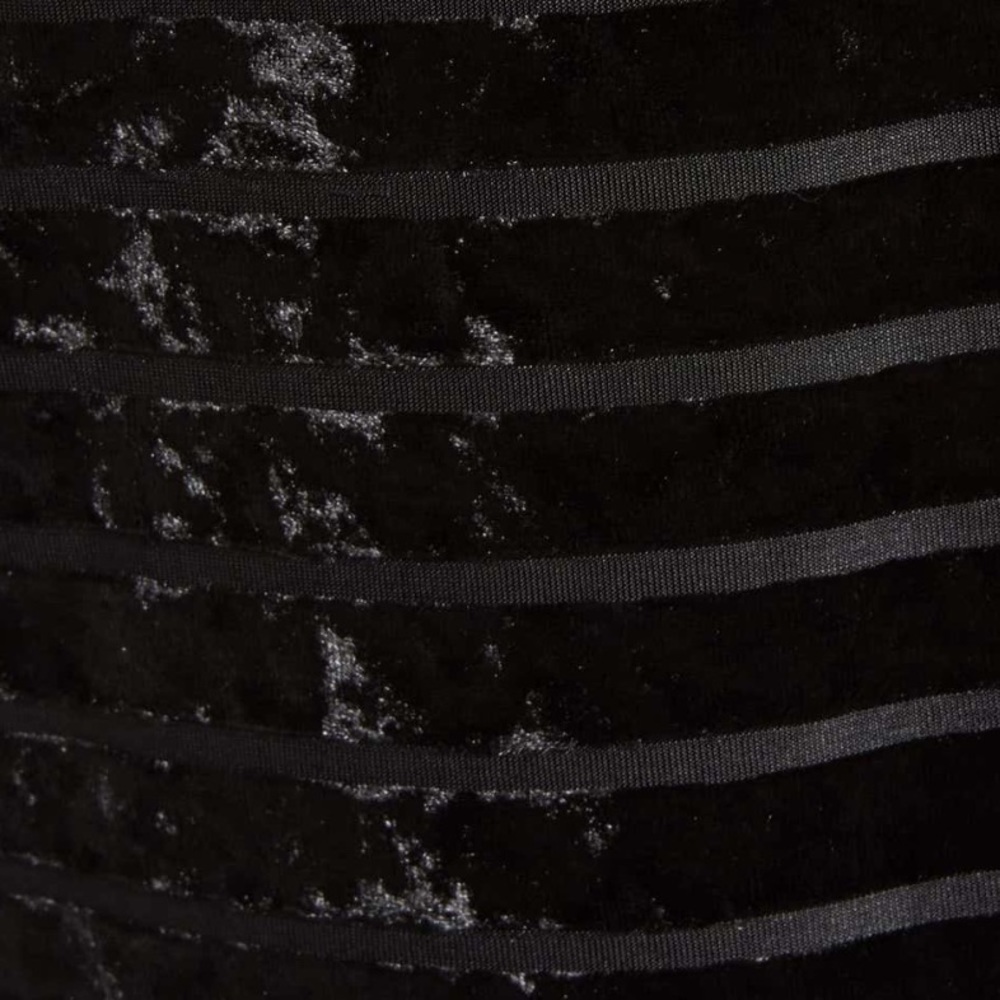 Chelsea28 black velvet tank top - Picture 7 of 11